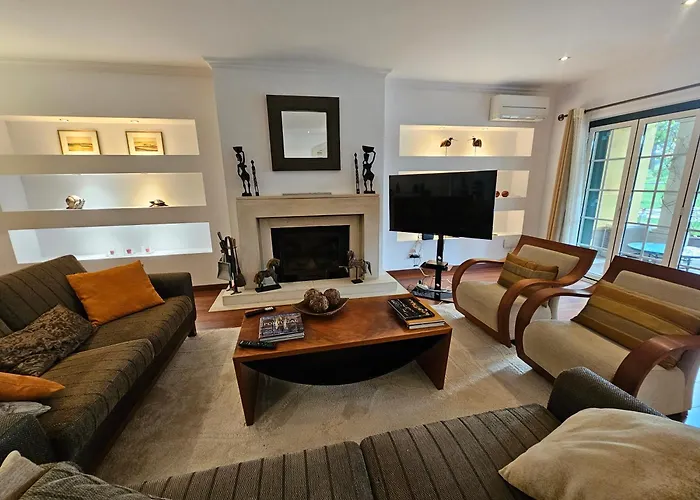 别墅 Charming Jarros Private Pool & Golf Aroeira (Setubal)